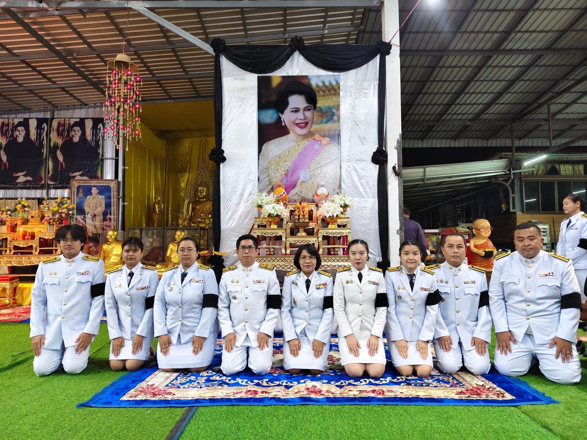 พช. บัวใหญ่ ร่วมพิธีบำเพ็ญกุศลทักษิณานุประทานอุทิศถวายพระราชกุศล แด่สมเด็จพระนางเจ้าสิริกิติ์ พระบรมราชินีนาถ พระบรมราชชนนีพันปีหลวง เสด็จสวรรคตครบปัณรสมวาร (15 วัน)