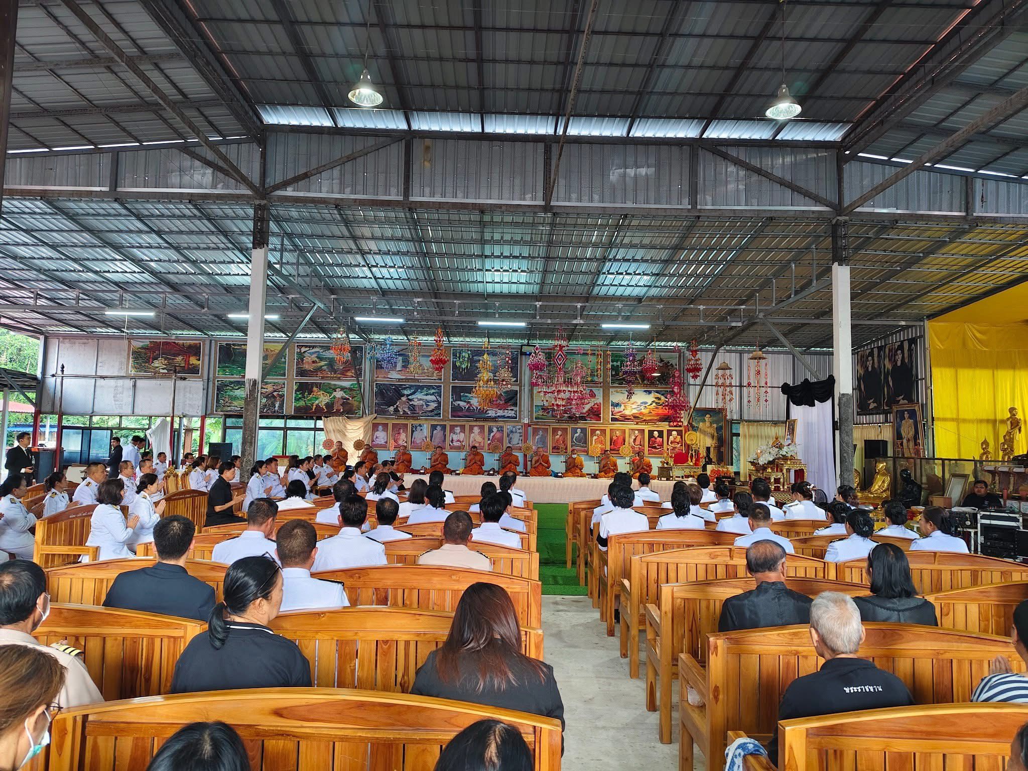 พช. บัวใหญ่ ร่วมพิธีบำเพ็ญกุศลทักษิณานุประทานอุทิศถวายพระราชกุศล แด่สมเด็จพระนางเจ้าสิริกิติ์ พระบรมราชินีนาถ พระบรมราชชนนีพันปีหลวง เสด็จสวรรคตครบสัตตมวาร (7 วัน)